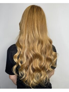 フツーロ 栄(FUTURO) プルエクステ