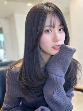 フォンズ(FONS) ロングレイヤー/グレージュカラー/透明感カラー/顔周りカット