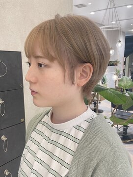 ザザ シンジュク(ZA/ZA shinjuku) 耳かけショートボブ ハイトーンカラー