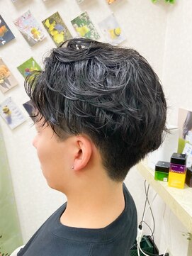 黄ぐまくん美容室 メンズ フェザーパーマ