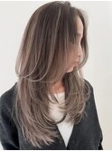 ハイライトカラーミルクティーベージュレイヤーカット