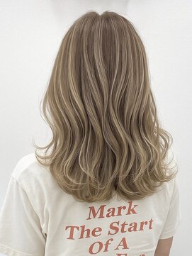 ヘアサロン エフ 渋谷(F) #ハイライト#レイヤー#ベージュ#ブリーチ