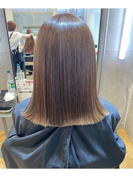 イリー 代官山(ILY) 切りっぱなしボブ 外ハネ