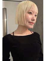 ネスト(NEST) 抜きっぱなしブロンド×切りっぱなしボブ
