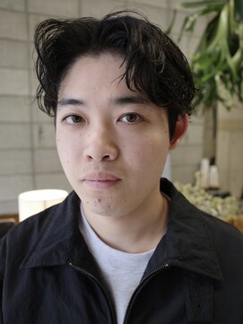 ウェウェ(wewe) ニュアンス毛流れ　センターパート