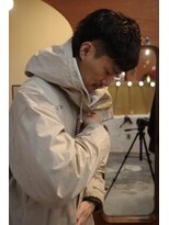 エディ(Edy)&nbsp;マッシュウルフ波巻きパーマスキンフェード刈り上げ眉毛カット