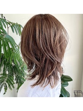 フィーリー ヘア デザイン 太田店(feAry) デザインを楽しむ白髪染め【クビレミディ】