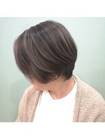 リリス(l'iris)&nbsp;立体感×透け感オリーブグレージュパラパラブリーチ30代40代50代