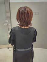 オン(ON)&nbsp;癖毛をいかしたウルフカット