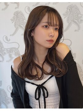 アドール(ADOR) ”今っぽい"ゆるふわ大人セミロング