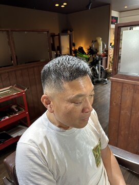 カットスペース キャロル(CUT SPACE CAROL) スキンフェード