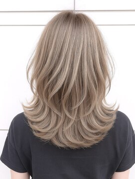ヘアサロン エフ 渋谷(F) #ミルクティーベージュ#レイヤー#ブリーチ