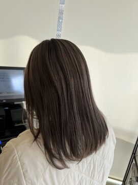 シー(See.) 上品ブラウンベージュ×大人ストレート