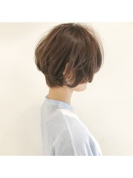 デフィー(DEFY) ふんわりショートヘア