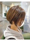 ショートヘア 前下がりショート 大人ショート