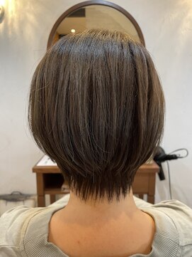 ヴィアンカ(Vianca) 丸みショートボブ×パールグレージュ