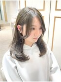 顔周りレイヤーカット×スモーキーオリーブ