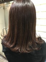 ノーヴェドゥーエ(novedue) オシャレレッド系カラーの外ハネ