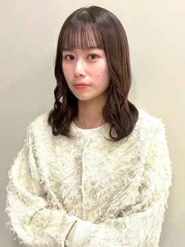 ミディアムレイヤー ワイドバング ぱっつん アッシュベージュ