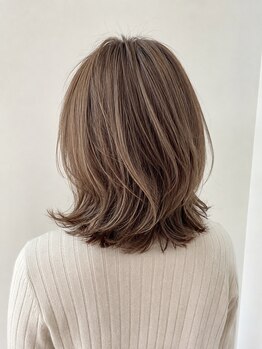 シェリルヘア(cherir.hair)の写真/白髪を自然になじませ、艶やかで上品な髪色へ。大人女性の魅力を引き立てるカラーをご提案します。