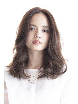 ビューティーアンドケアカロン(Beauty and Care CALON) 【艶っぽさが魅力】ベーシックなフェミニンスタイル