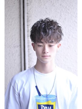 ブレイズ ザ サロン(BLAZE THE SALON) ゆる無造作束感重ため質感のスパイラルマッシュ【BLAZE 大庭】