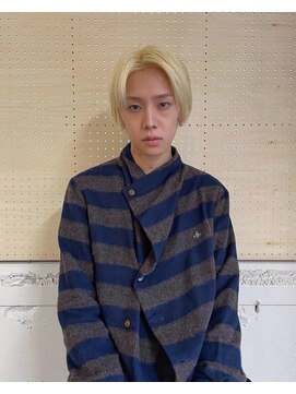 ルーム(Loom.) ブロンドストレートミディアム