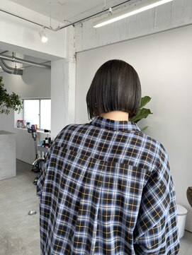 シロ(SHIRO) スパッとラインボブ
