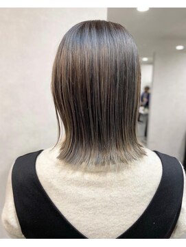 トワイスアップ(TWICE UP) 切りっぱなしボブ/ブルーグレージュ/グレージュカラー