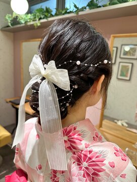 ムーン(moon) #グレージュカラー #シルキーベージュ #斜めバング