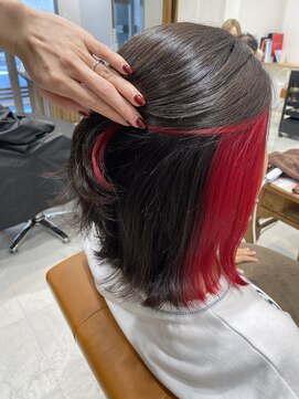 ネイロ 錦糸町(NeiRo) イヤリングカラーレッドカラー外ハネミディアム