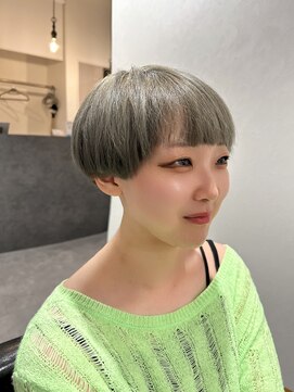 ノア(noah.) グレイ/女の子の刈り上げマッシュ