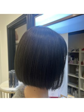 モア 岡崎(more) パツッとボブ