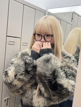 ローレン(Lolen.) 【ホワイトブロンド/似合わせカット】しまゆー