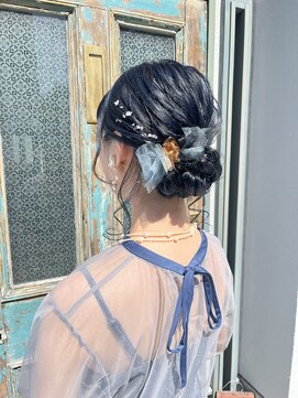 オーラ(Orla) ふわっとシニヨン