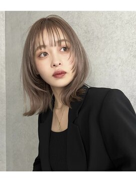 レイヤーカットベージュカラー