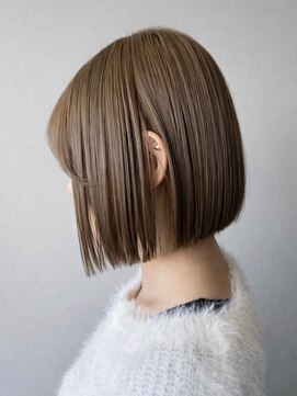 コタ 水戸(COHTA) ぱっつんボブ×ミルクティーカラー