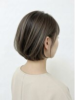 アッシュ 十日市場店(Ash) ハイライト(白髪ぼかし)/ ショートボブ