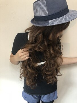 アンドアート ヘアーデザイン(AND ART HAIR DESIGN) ウィッグでロングスタイル