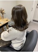 くすみオリーブベージュ