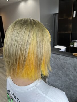 ネジヘアライフ(Nezi Hair Life) イエロー　ホワイトベージュ　インナーカラー