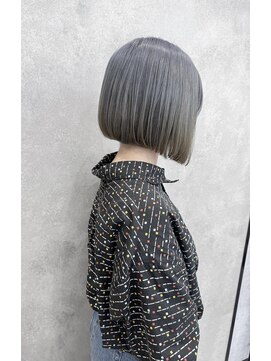 リズム バイ リンクス(Re:ism by Links) シルバーグレージュ×切りっぱなしボブ
