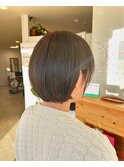 オリーブベージュ×まとまるショートボブ