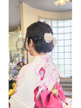 ヤスオカ美容室 ショートヘアをアップ風に