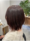 ピンクブラウン　外ハネ　くびれレイヤー