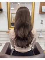 ルイス 宝塚(Luis)&nbsp;LUIS上品アッシュグレージュレイヤーウェーブ30代40代