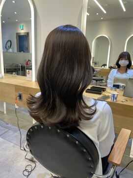 ジーナ 梅田(Zina) 髪質改善*似合わせカット*巻き髪ミディ【Zina 梅田】