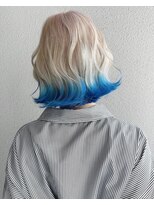モディッシュバイアルティナ(modish by artina)&nbsp;ツートーンカラー_ホワイトカラー_毛先ブルー_エンドカラー