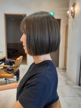 ラボヌールヘアーグレース 門前仲町店(La Bonheur hair grace) 【カーキアッシュ/ぷつっとボブ】