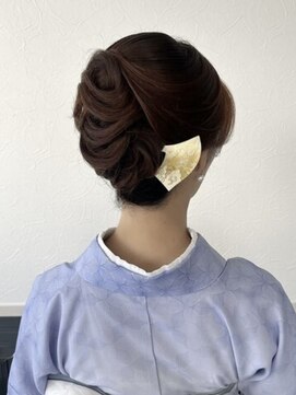 エム 神戸三宮('em) 夜会巻★デザイン